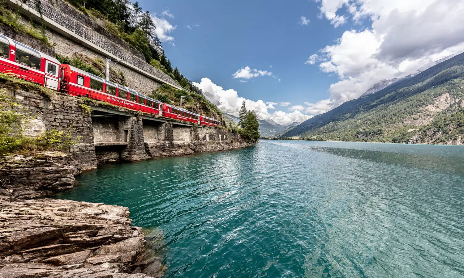 ✈ Milan, Chur & Zurich: 3 or 4 Nights with Hotel, Train & Flights