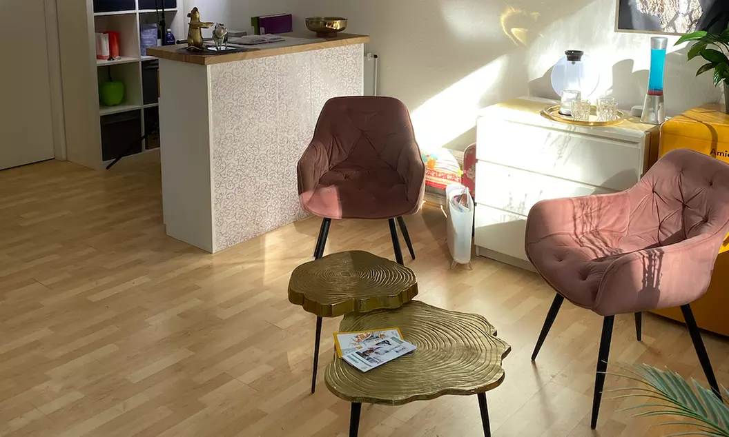 Hyaluron-Faltenbehandlung: 1 oder 2 ml Hyaluronsäure an 1 bzw. 2 Zonen