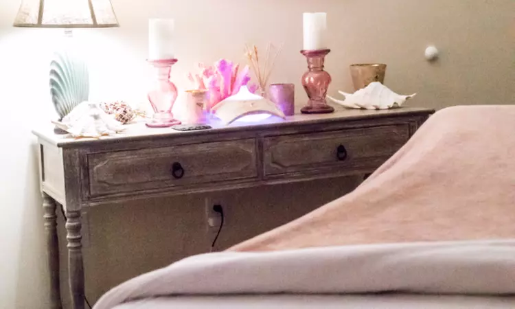 One 60 Min Swedish Massage, Aromatherapy, Lymphatic Facial Massage