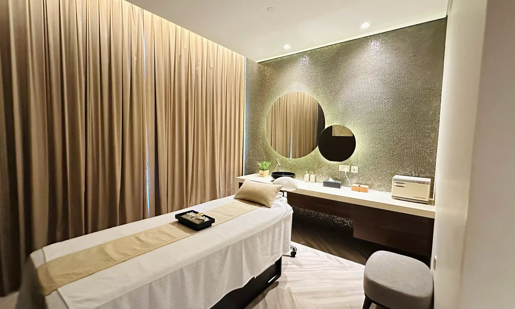 Enjoy 60 or 90-Min Classic Spa Treatment by Expert Therapists