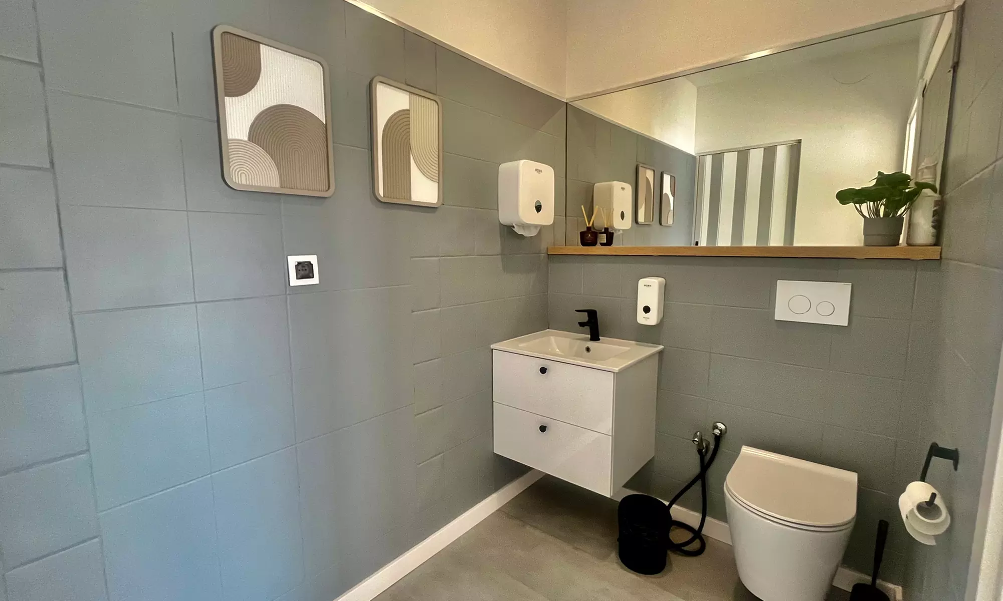 Zadbaj o swój uśmiech: skaling, piaskowanie lub pełna higienizacja