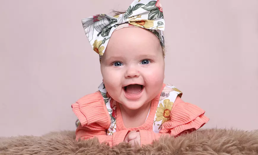 90 Min. Baby Fotoshooting inkl. 2-5 Bildern + Geschenk