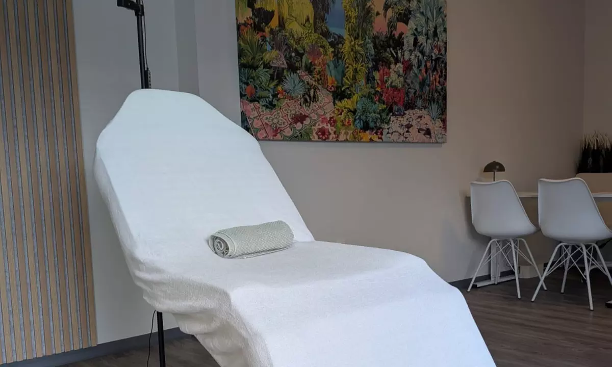 Lippenunterspritzung oder Faltenbehandlung mit Hyaluron für 1 Person