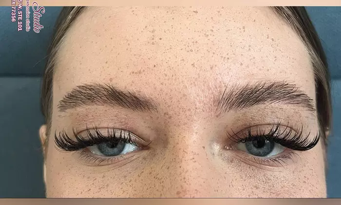 Get Classic Lite Eyelash Set and Two-Week Refill Included