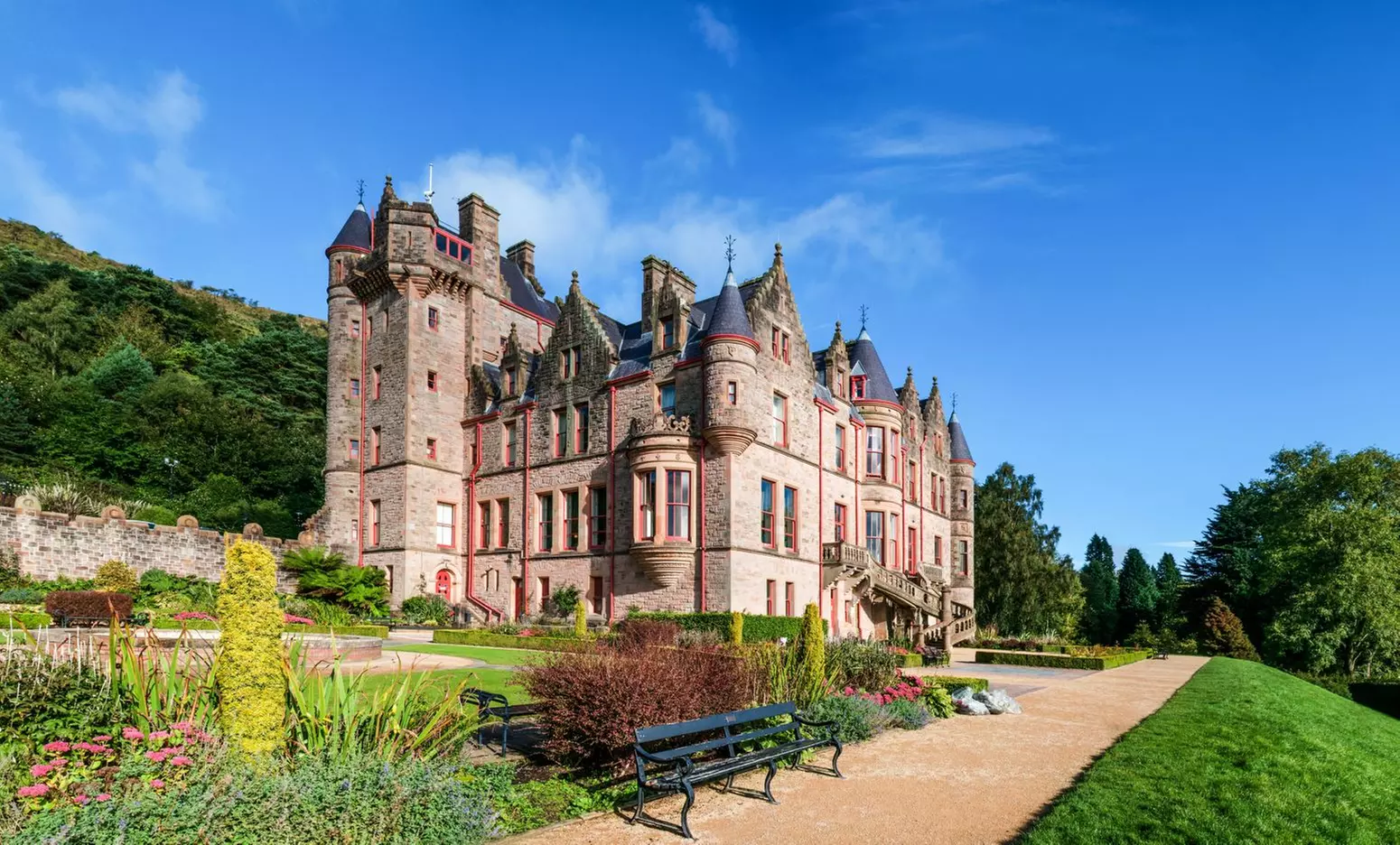 ✈ 8-Day Dublin, Belfast, Galway & Letterkenny Vacation with Air