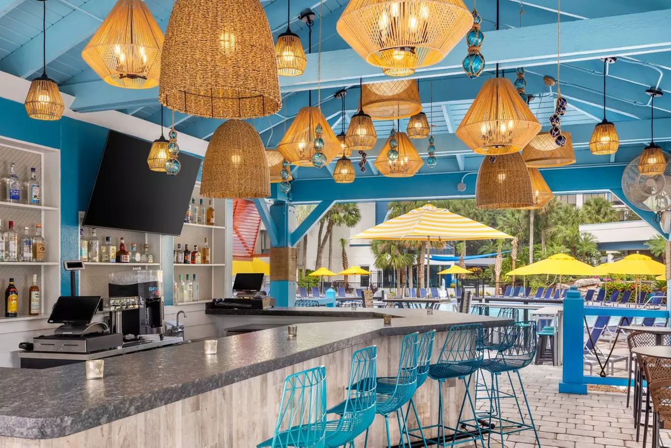 Luxury Resort Near Orlando Parks - Book Now!