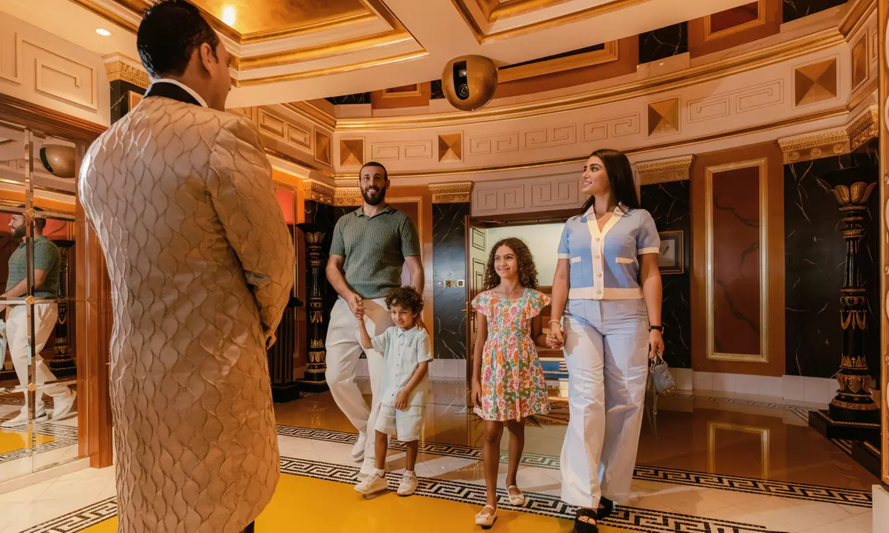 Exclusive Guided Tour of Burj Al Arab! 1, 2, or 4 People