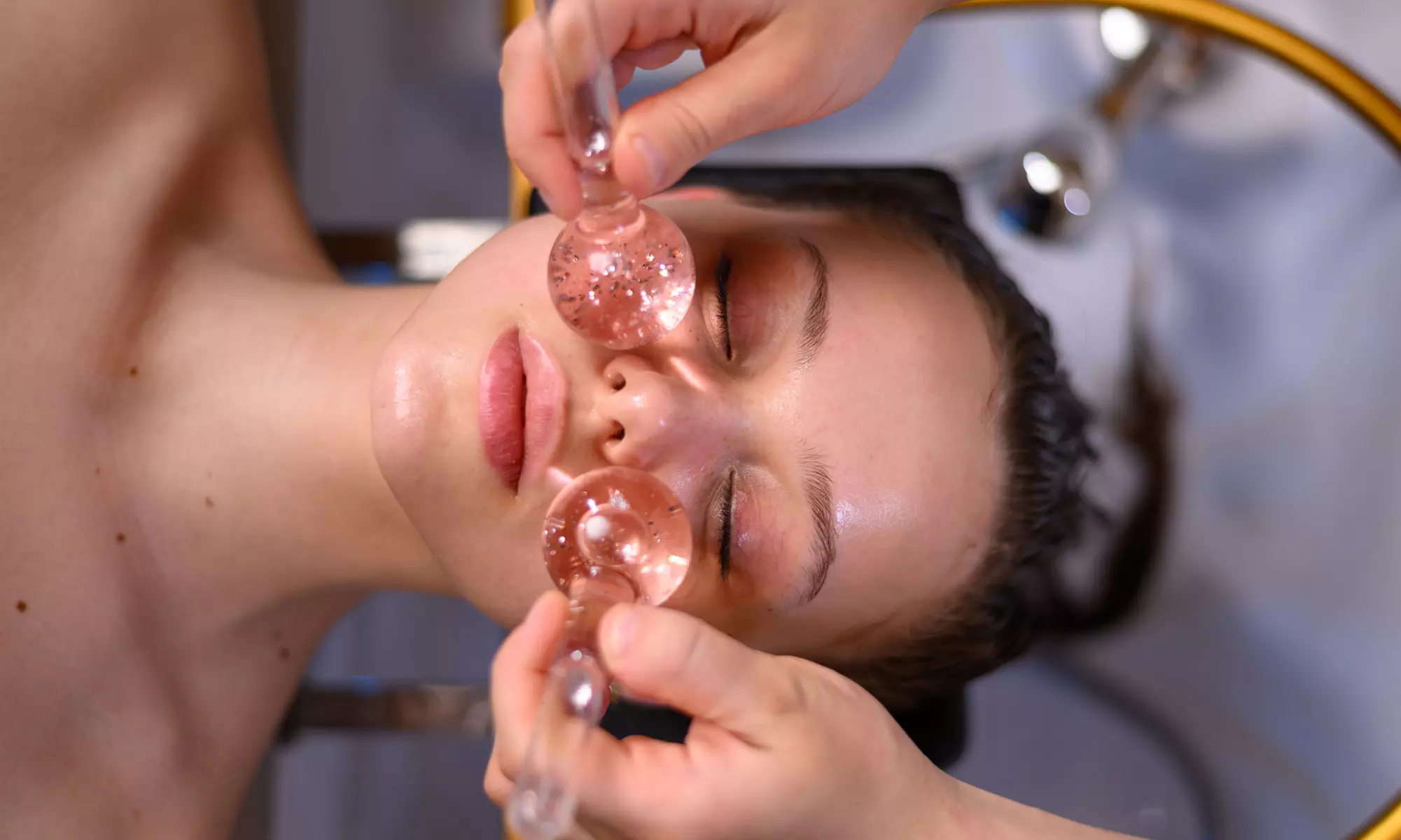 Rytuały Head Spa: masaż wodny, intensywna pielęgnacja i więcej