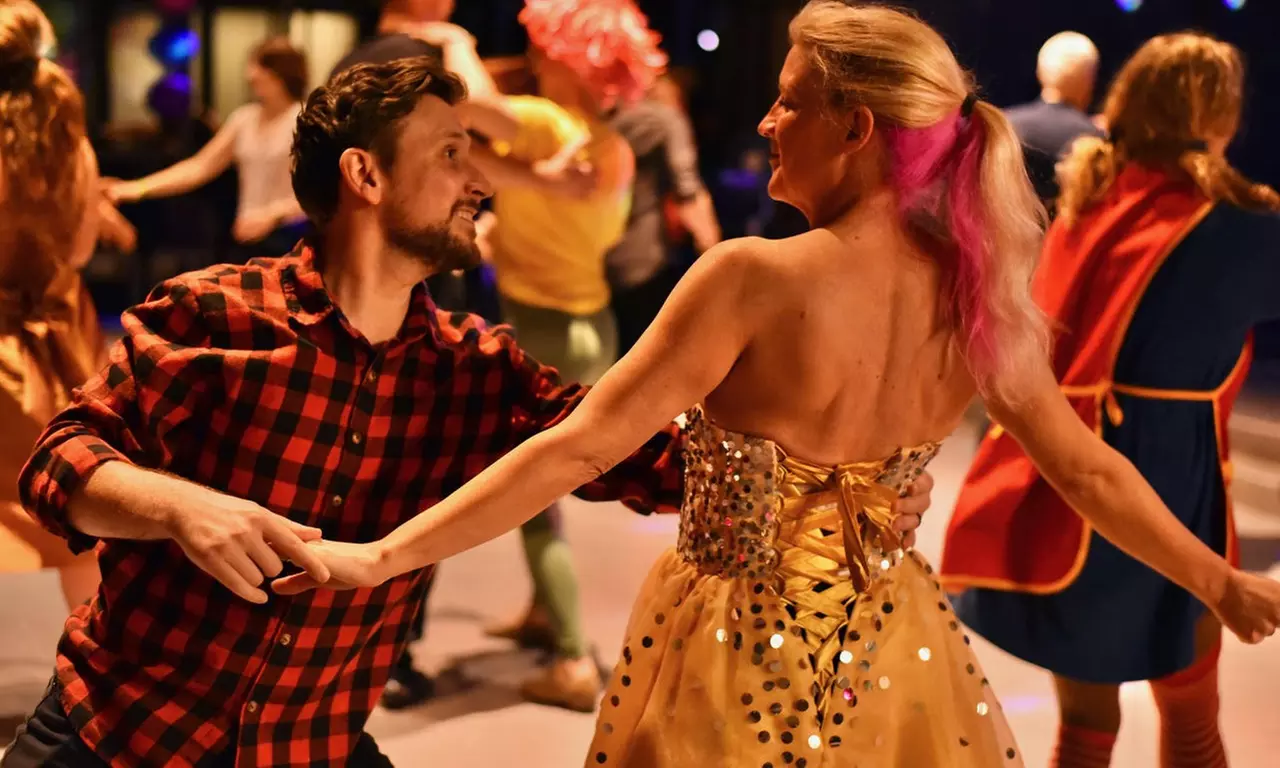 1 Monat „Modern Jive“ mit 4 Einheiten à 90 Min. für 1 oder 2 Personen