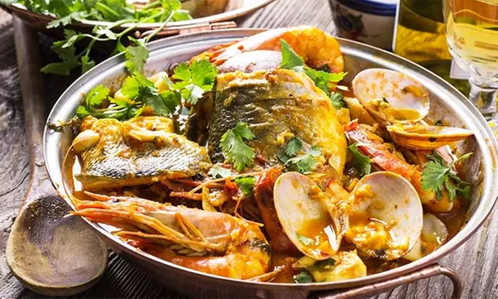 Spanisches Feeling: Tapas-Platte für 2 Personen inkl. 2 Cocktails