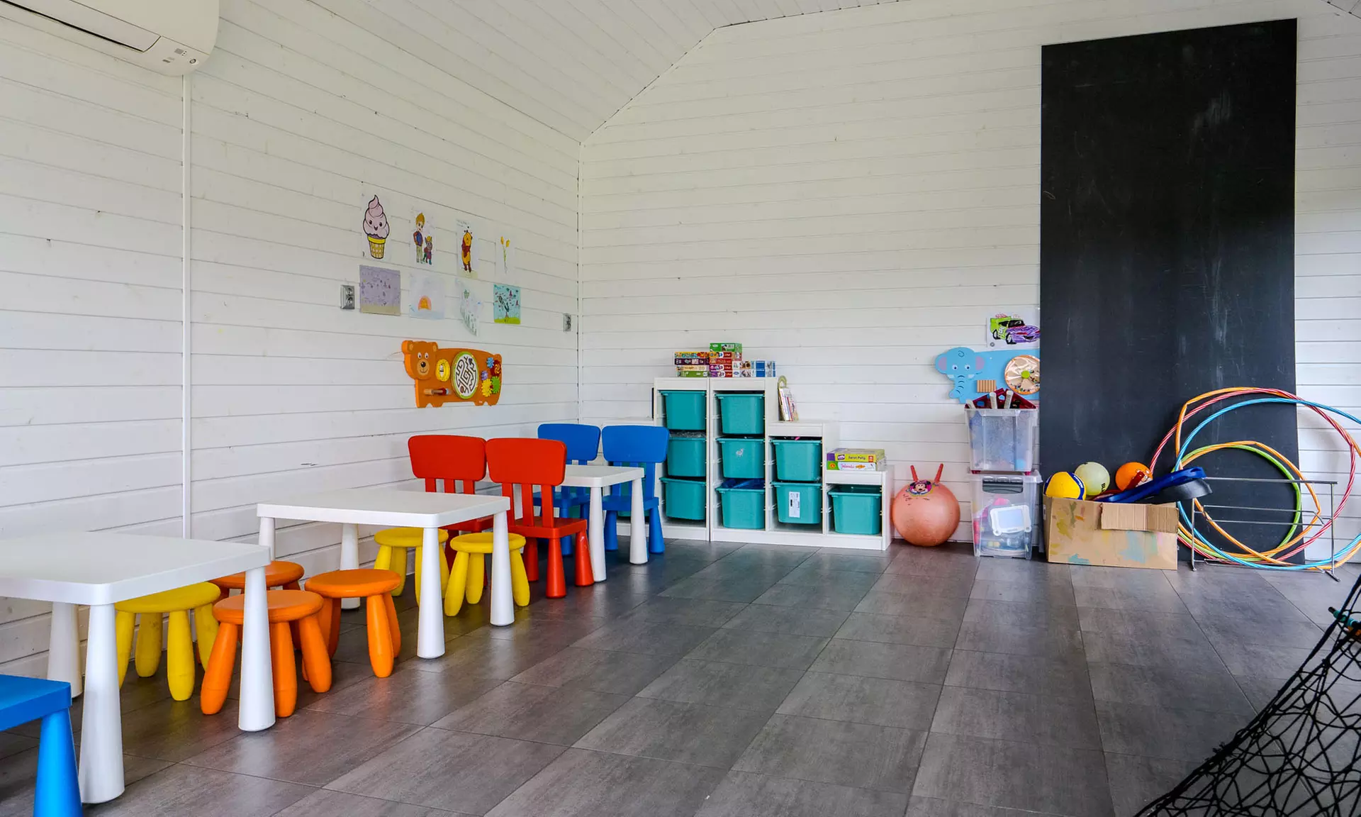 Dla grup: Jarosławiec: domek lub apartament dla 4 lub 6 osób, 1-7 nocy