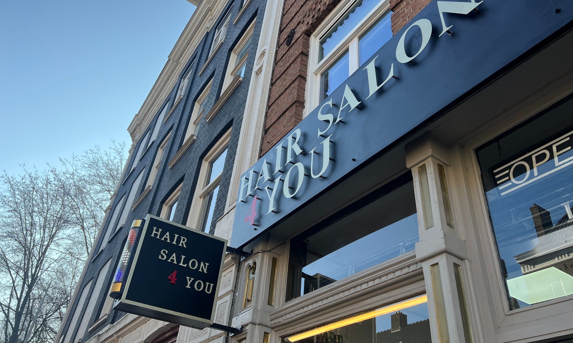 Verfris je coupe met een haarbehandeling naar keuze in hartje A´dam