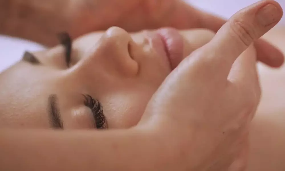 100 oder 130 Min. Lomi-Lomi-Ganzkörpermassage für 1 Person