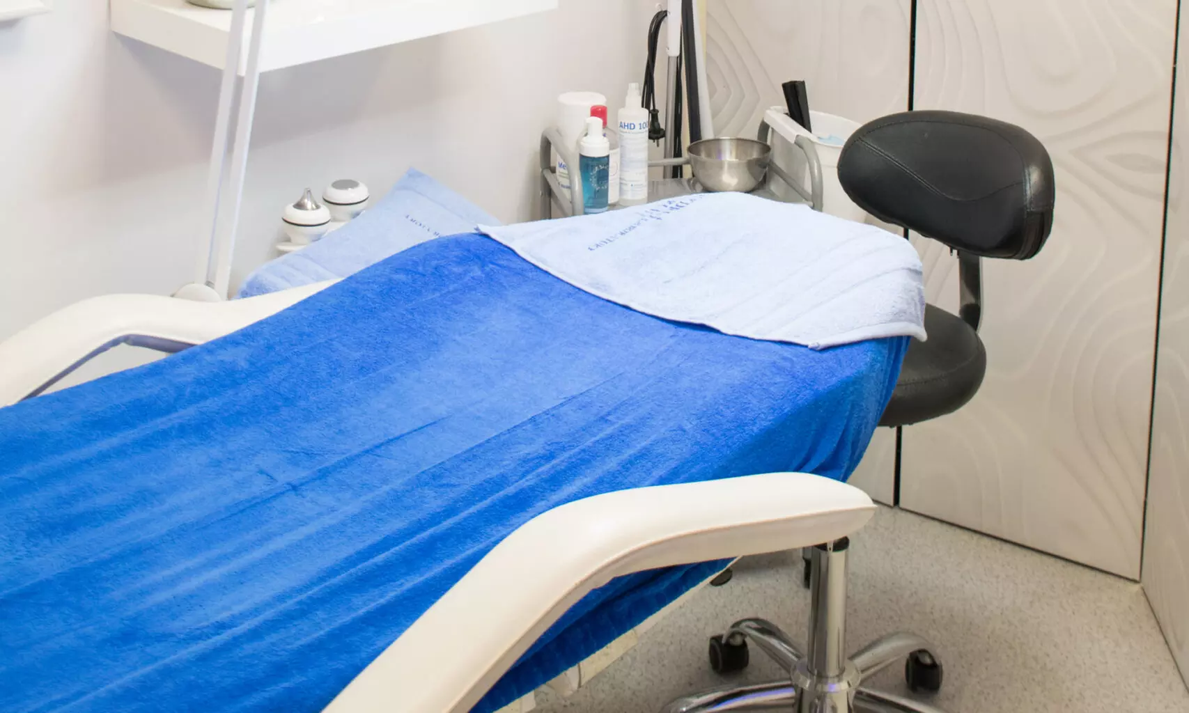 Zabiegi oczyszczające i redukujące niedoskonałości cery z diagnozą