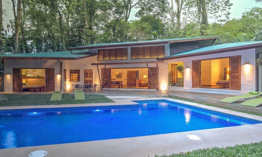 ✈ 7-Night Costa Rica Volcano and Beach Trip with Air & Car Rental