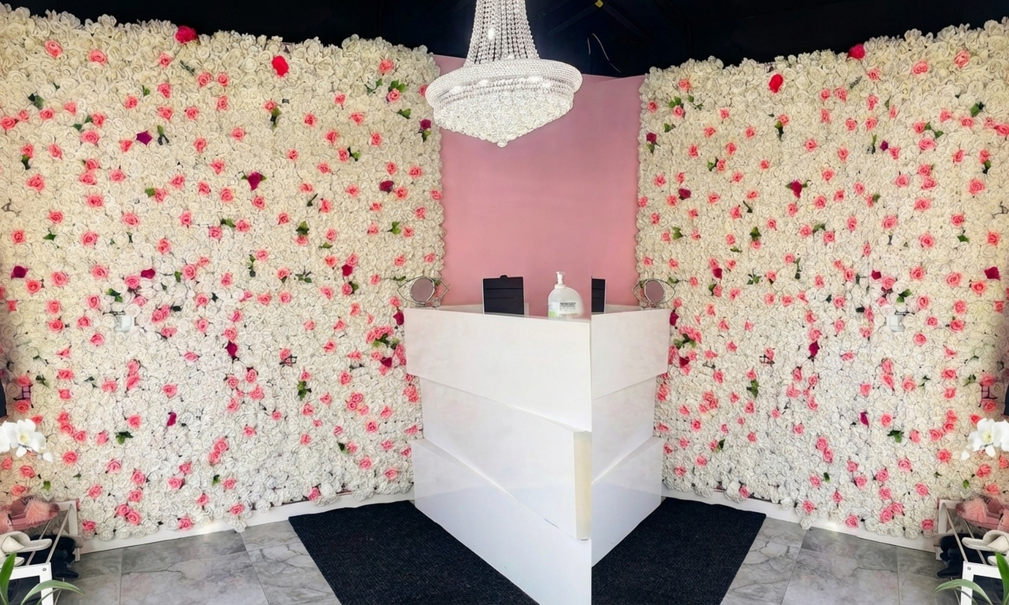 Transform Your Look: One Classic, Hybrid, or Volume Eyelash Extension