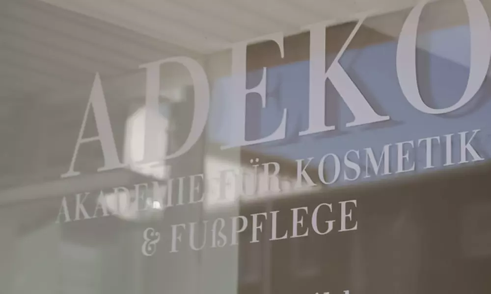 Kosmetische Fußpflege, opt. mit Lack und/oder Pododisk-Technologie