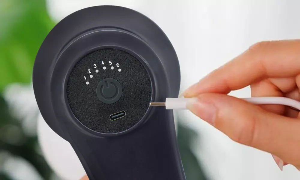 Elektrisches Körper-Massage-Gerät mit 4 austauschbaren Aufsätzen