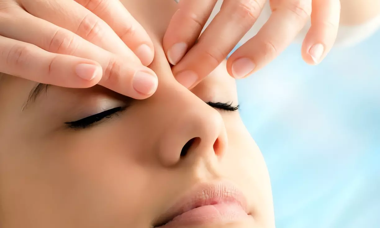 Chinese massage naar keuze óf oogmassage met kruiden van een uur