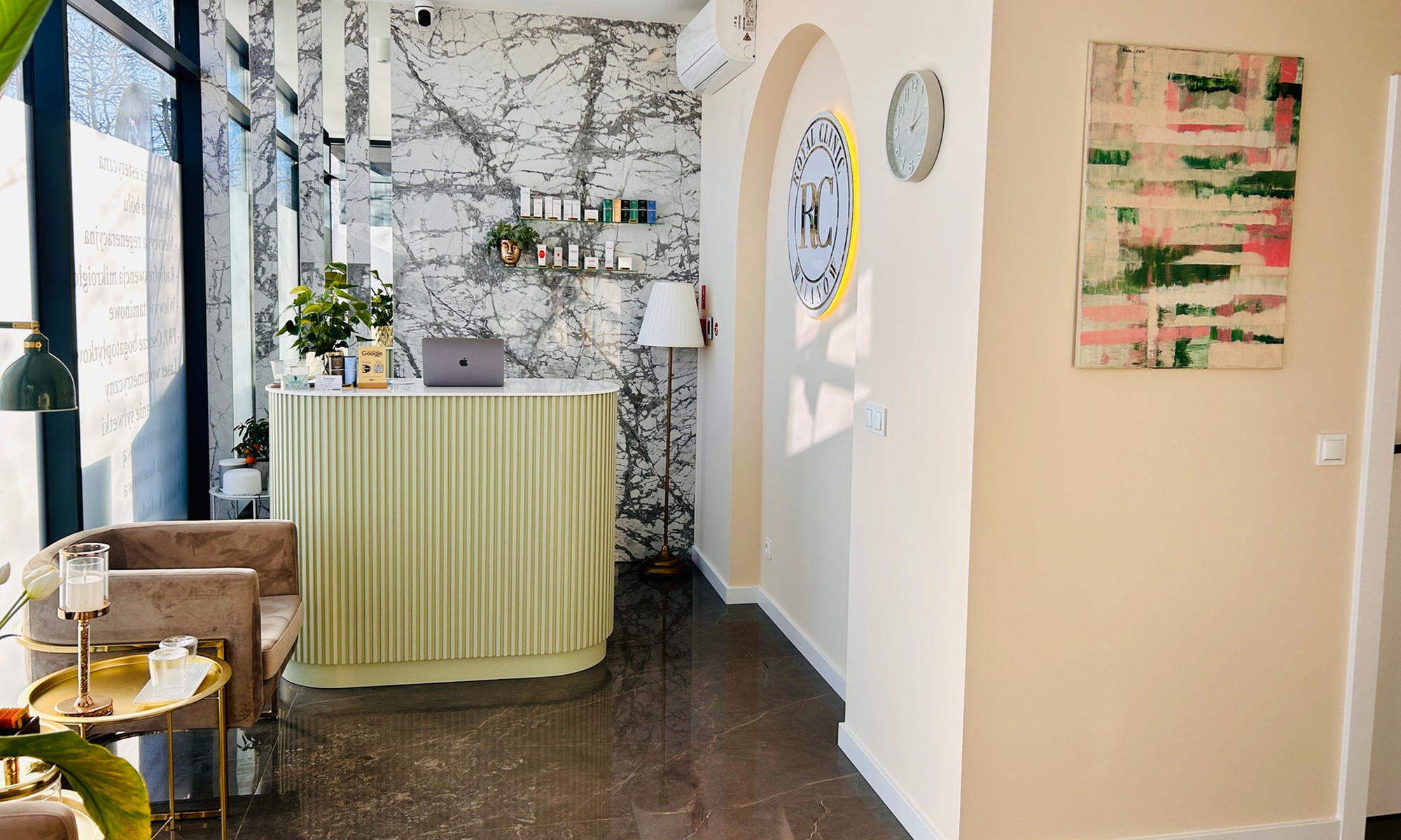 Konsultacja podologiczna i zabiegi dla profesjonalnej pielęgnacji stóp