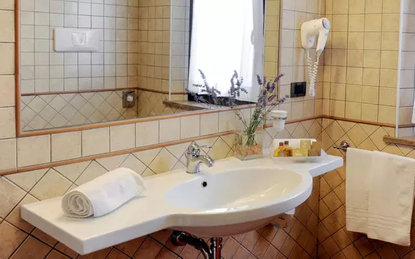 Vibo Valentia 4*: Soggiorno in casale con colazione, Spa e Aperitivo