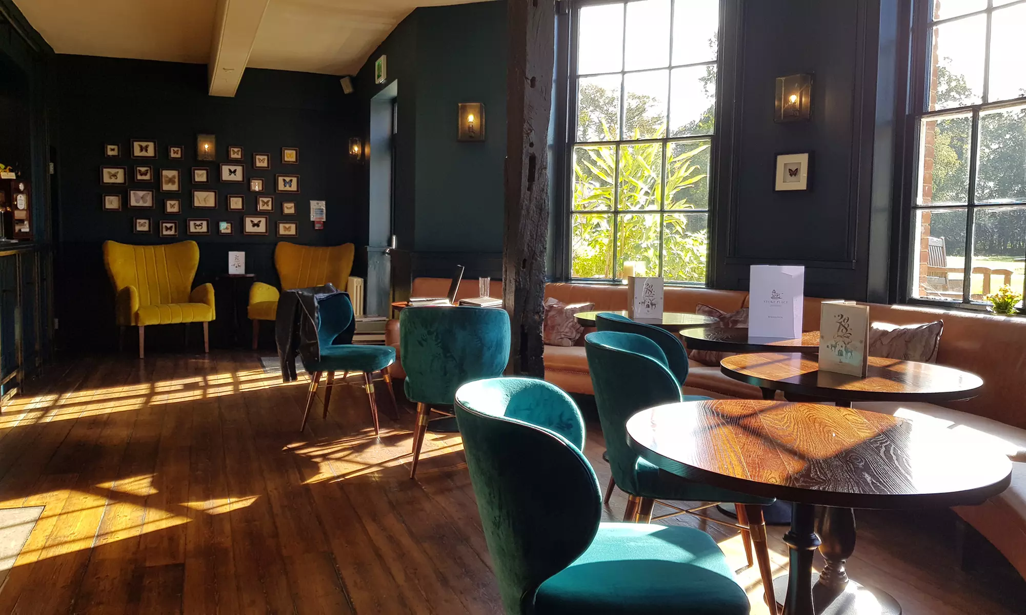 Buckinghamshire: Standard Double/Garden/Deluxe Room with Breakfast