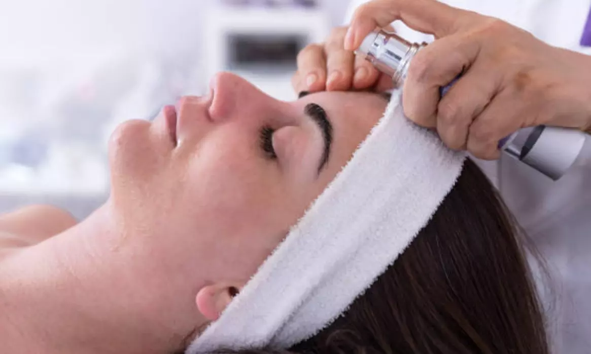 Limpieza de cutis con masaje facial en Eraesthetic