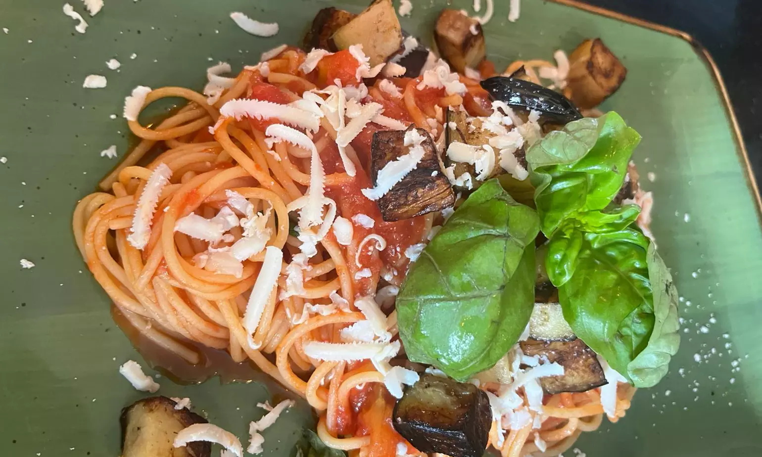 Spezial-Bruschetta, Pizza nach Wahl und Tiramisu für 1-4 Personen