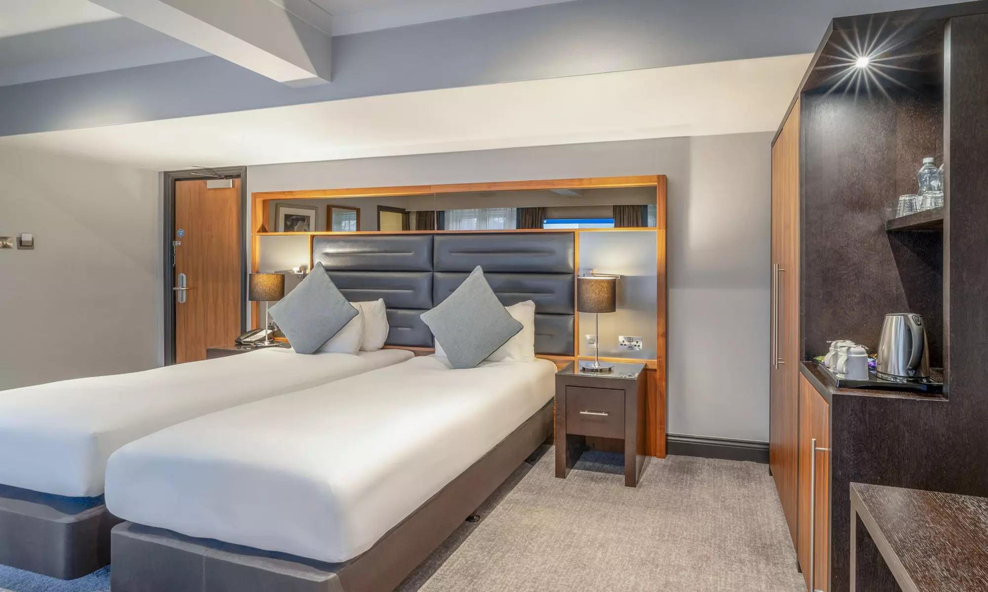 Felbridge: Double Standard with Breakfast