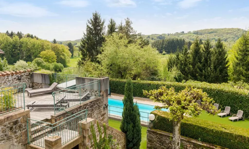 Auvergne : chambre double avec petit-déjeuner, dîner et accès spa