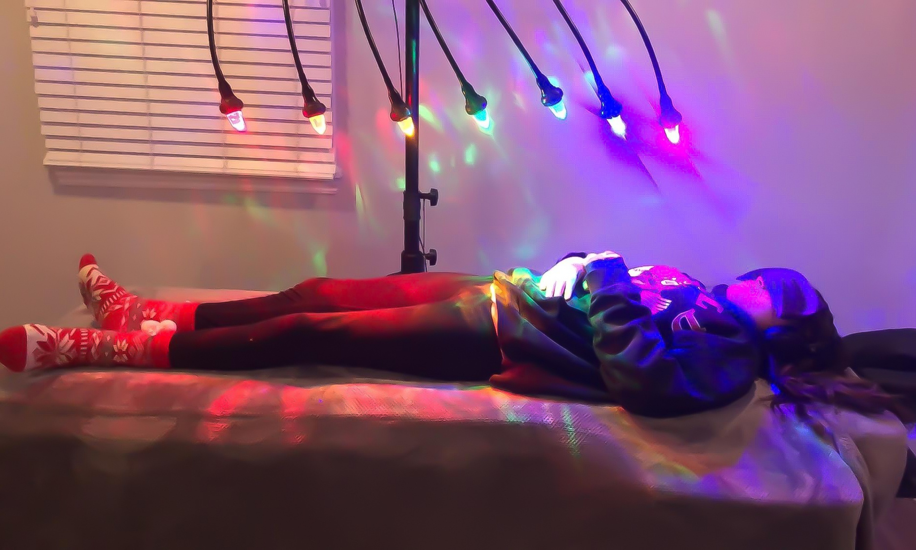 Relax w/ 45 Min Crystal Light Sound Therapy & 30 Min Ionic Foot Detox