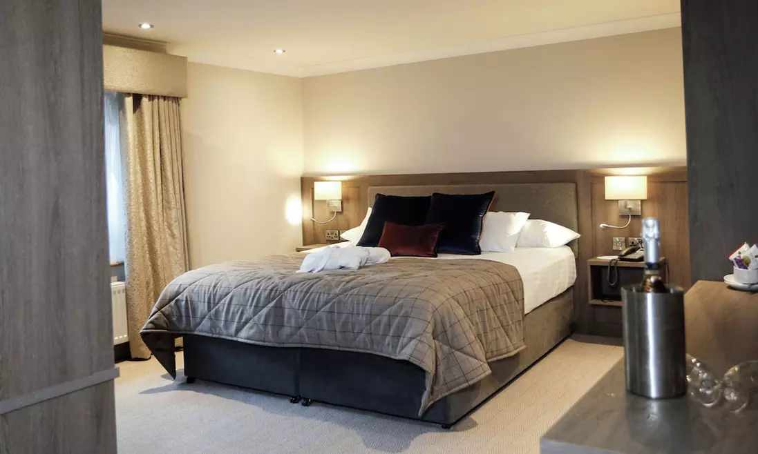 Craigavon: Double Room with Breakfast