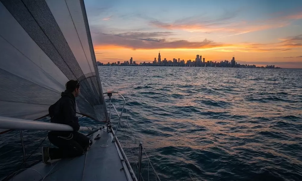 2 Hour Private Boat Tour with Skyline Views – Lake Michigan, Chicago