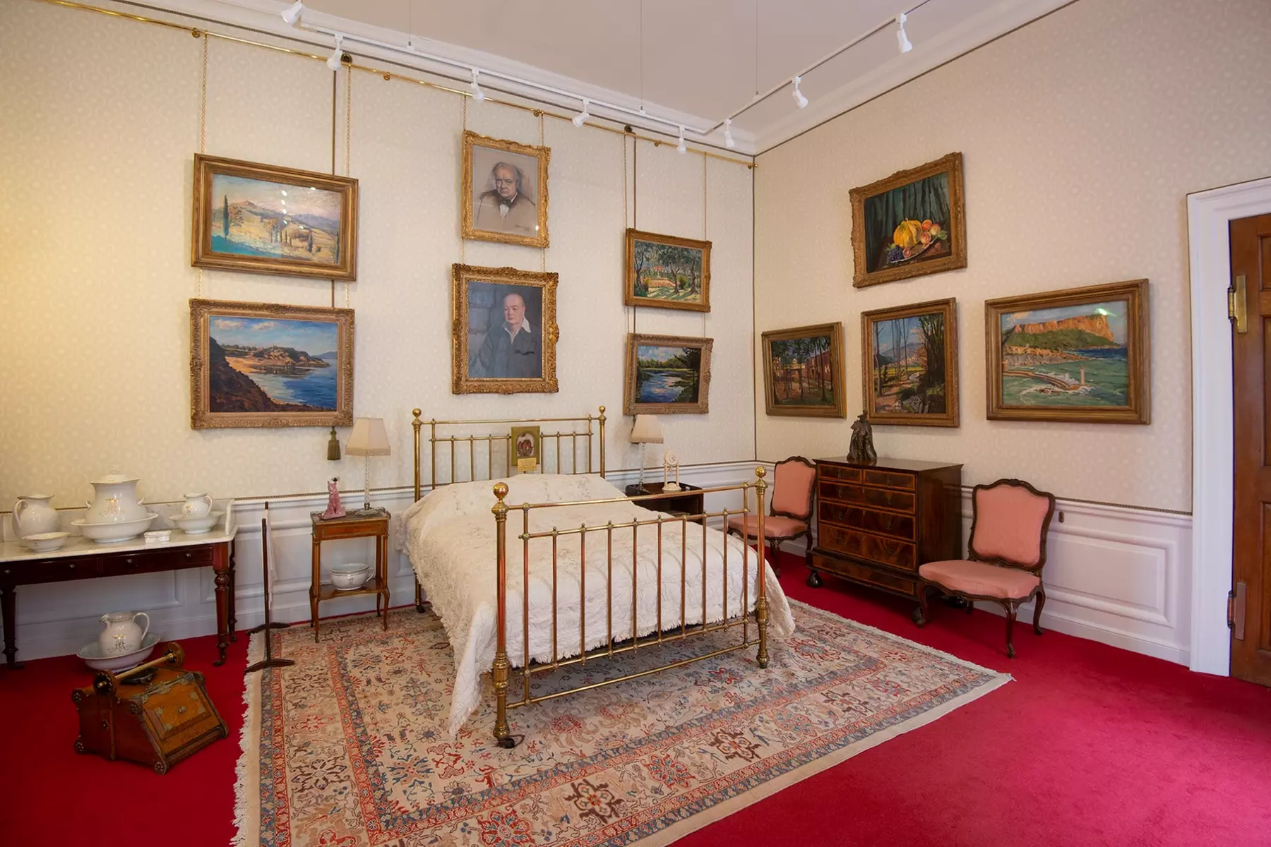 Day Trip to Churchill War Rooms & Blenheim Palace