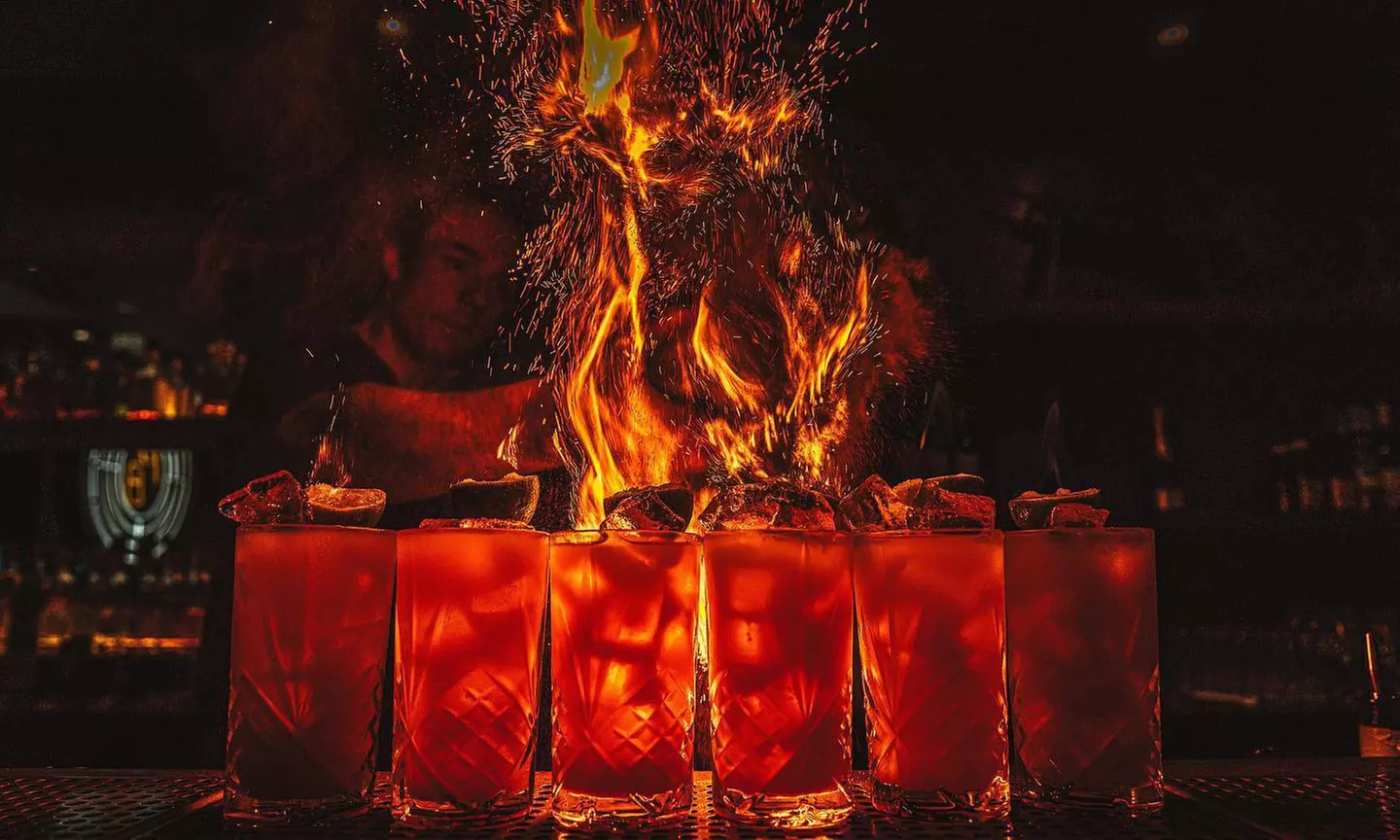 Shooting Simulator Thrill with Drinks for 2 or 4 Guests