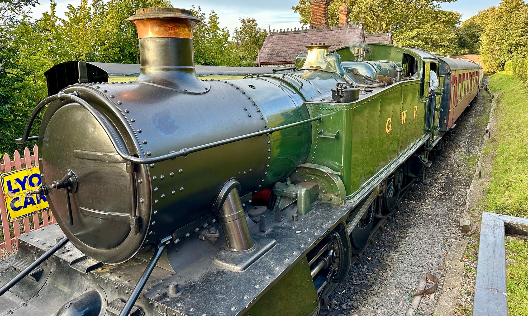Steam Train Experience for 4 | Optional Sparkling Cream Tea for 2