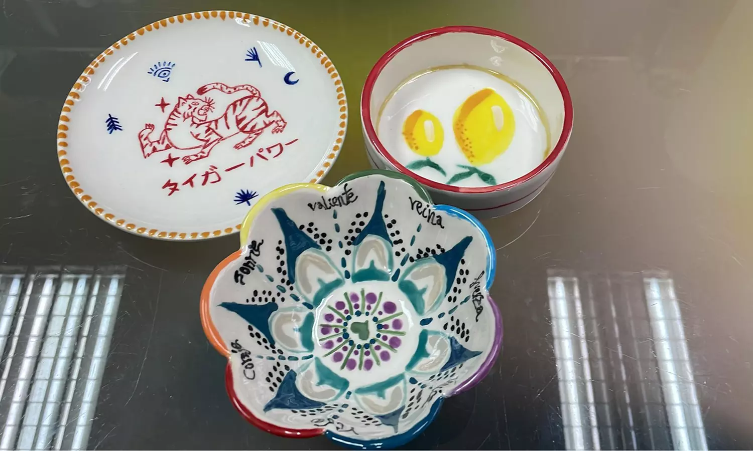 Taller de pintura cerámica con picoteo y bebida para 1 o 2 personas