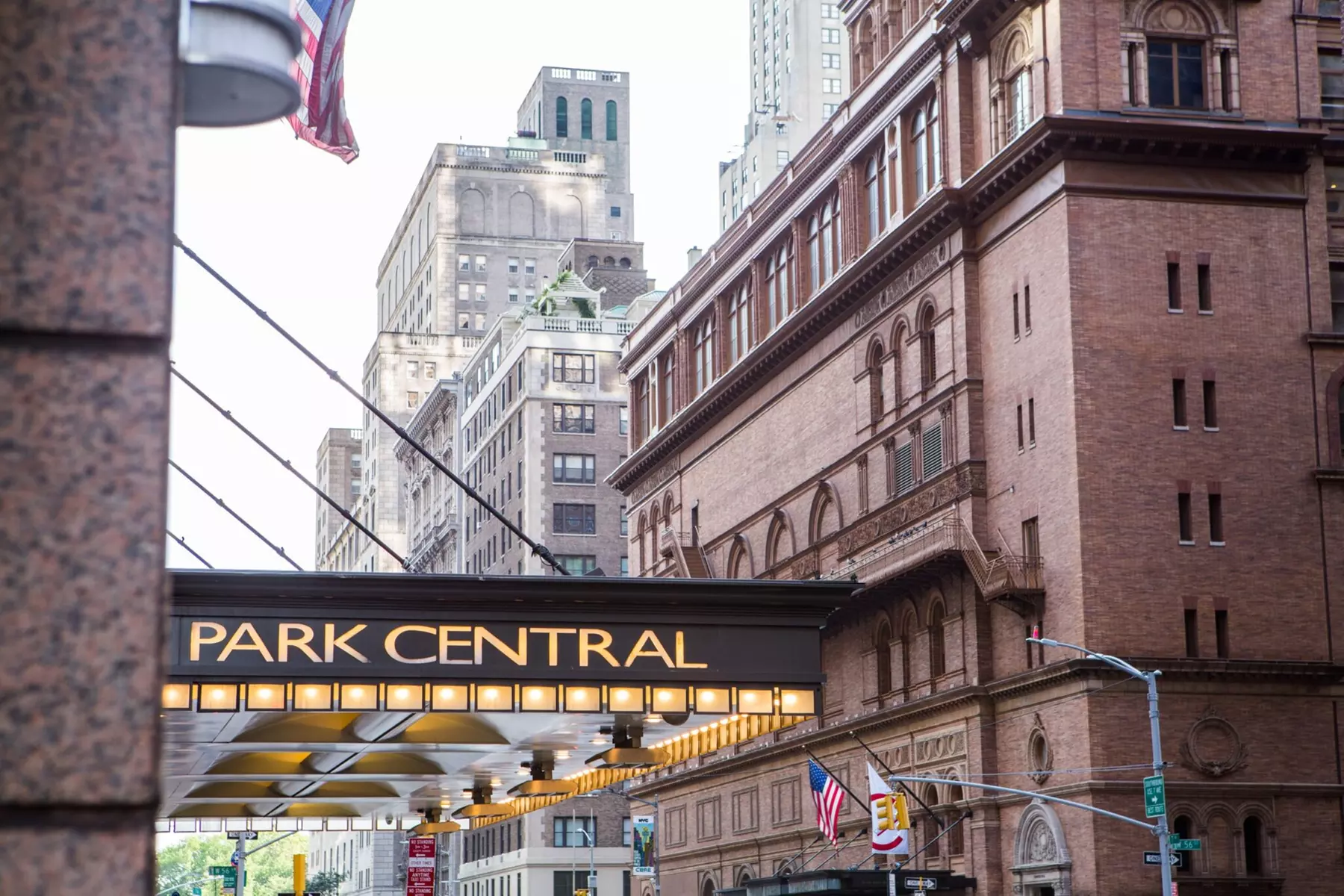 Landmark Hotel near Manhattan Attractions