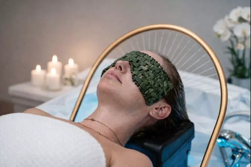 Japanese Head Spa mit optionaler Gesichtshandlung für 1 Person
