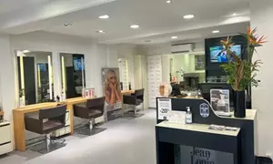 Jean Louis David : forfait coiffure avec coupe et style, pour homme et femme (jusqu'à 47% de remise)