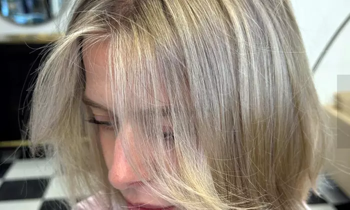 Damen-Haarschnitt, optional inkl. Tiefenpflege, Blowout und Styling