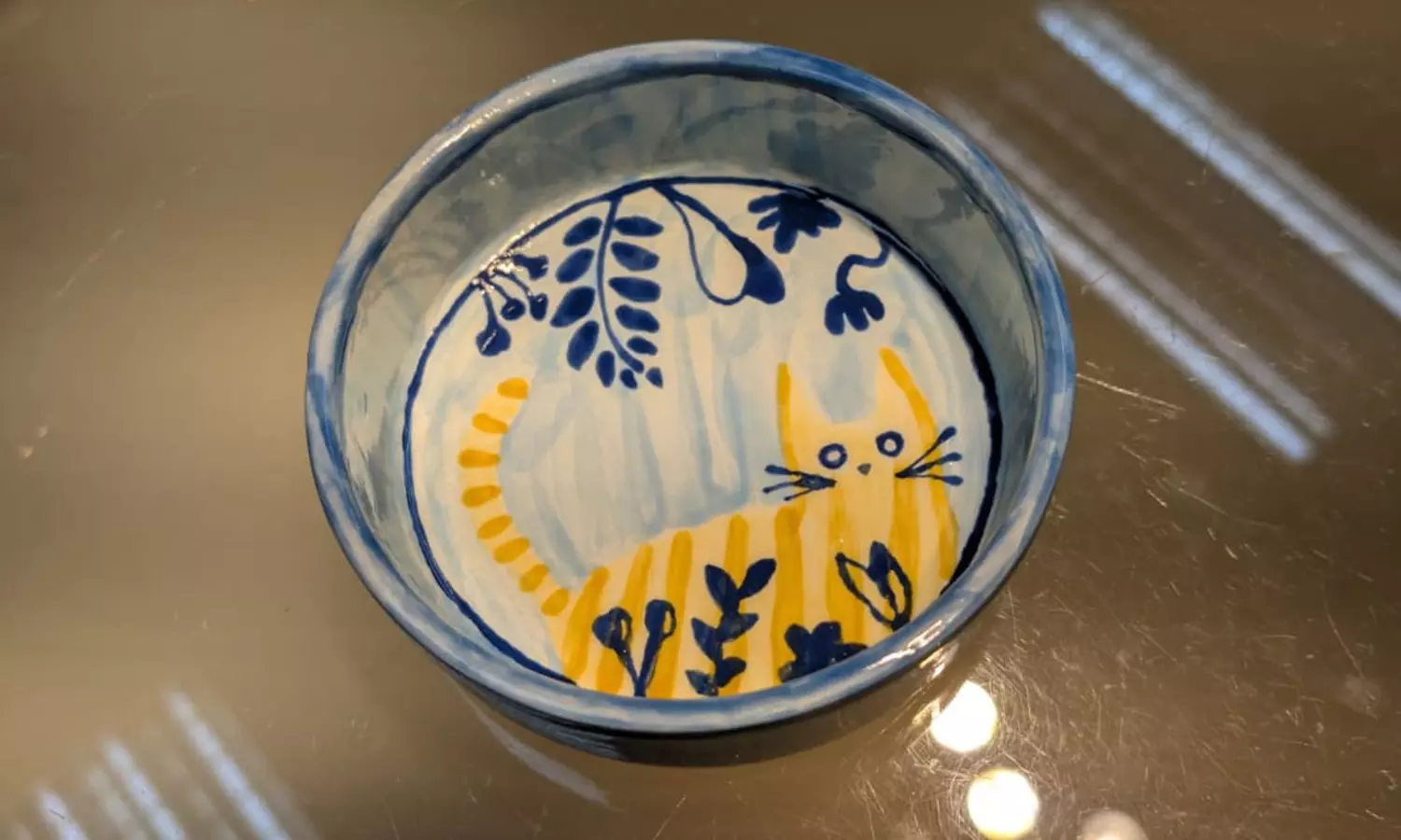 Taller de pintura cerámica con picoteo y bebida para 1 o 2 personas