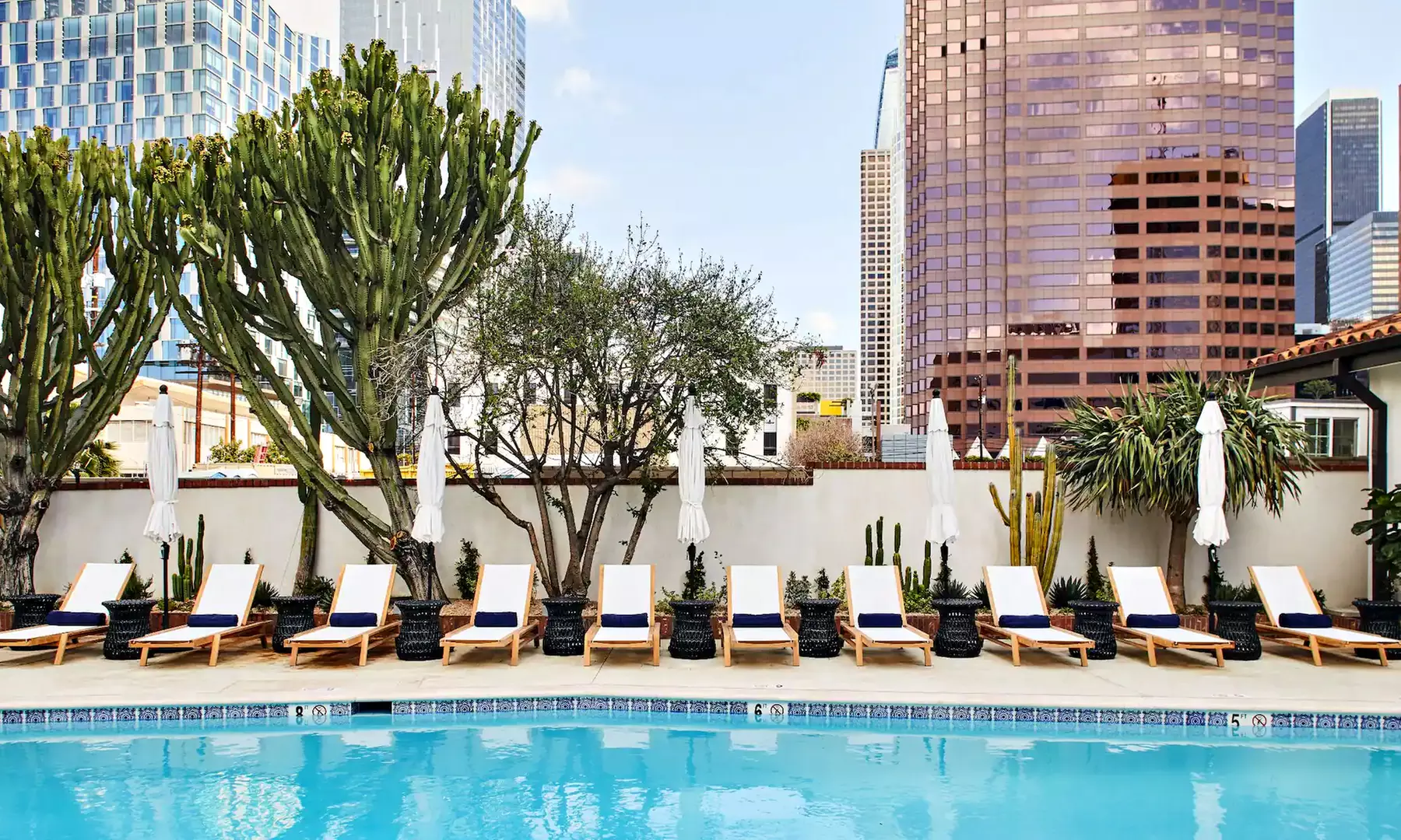 Spacious 4* Hotel in Downtown Los Angeles