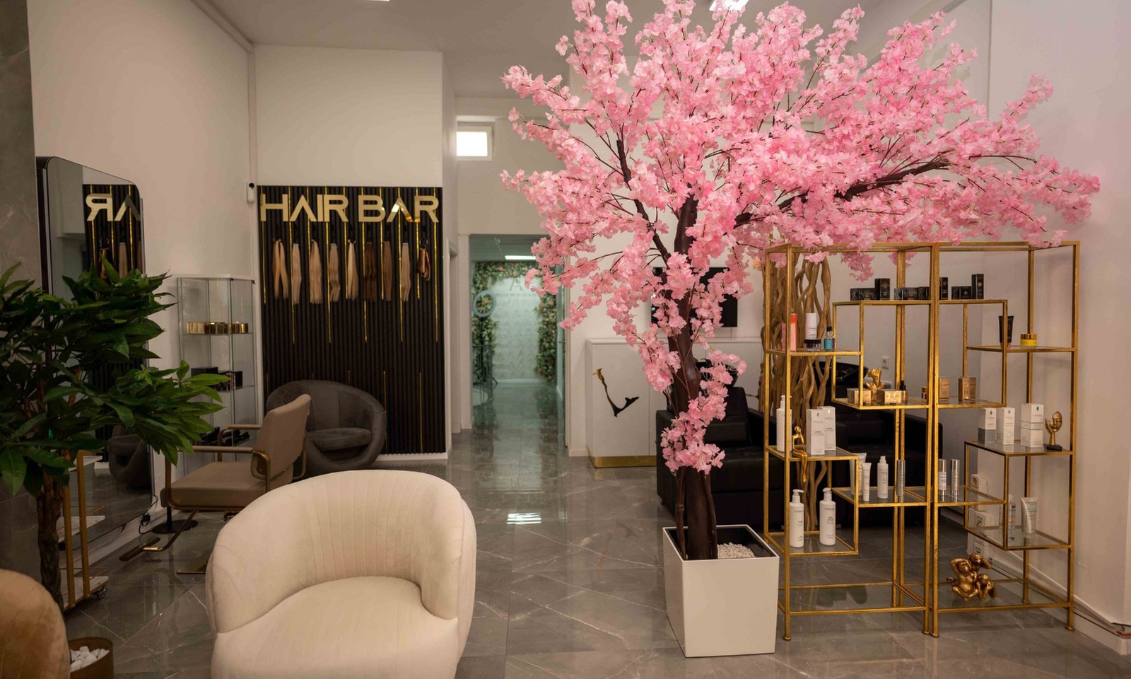 Permanent Make-up inkl. Nachbehandlung für Lippen / Brauen für 1 Pers.