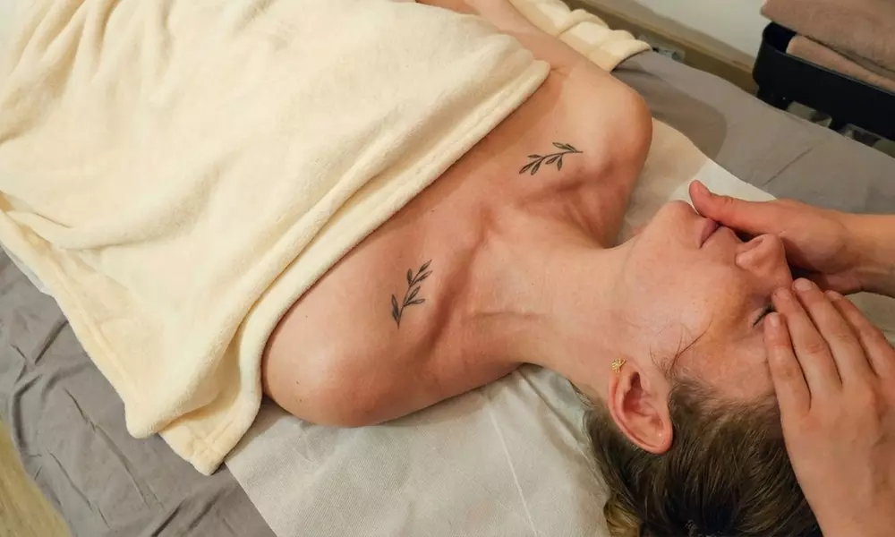 Odkryj masaż Anmo Kobido – głębokie rozluźnienie i naturalny lifting