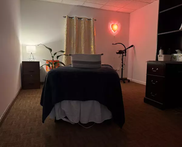 One 30- or 60-Minute Deep Tissue or Swedish Massage