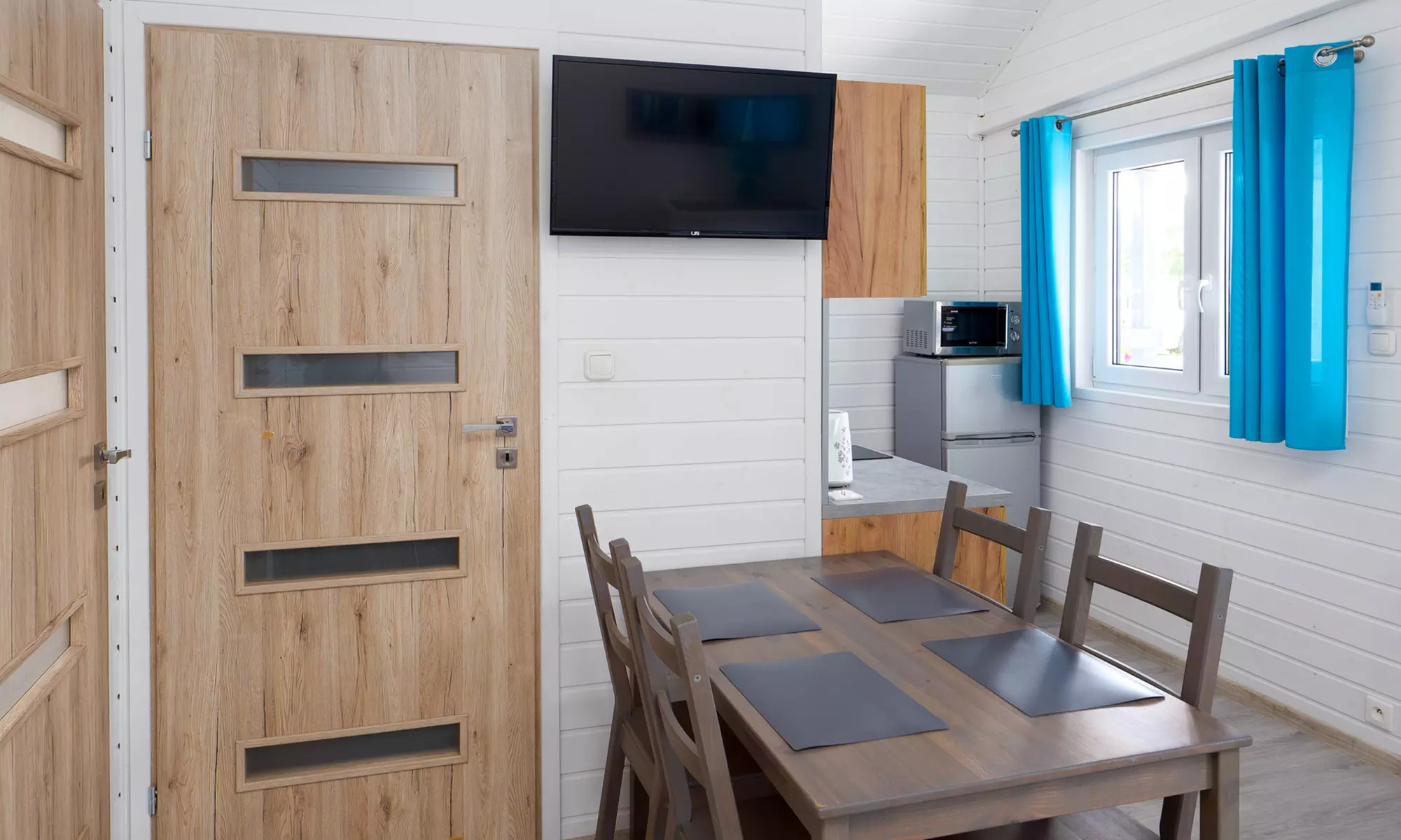 Dla grup: Jarosławiec: domek lub apartament dla 4 lub 6 osób, 1-7 nocy