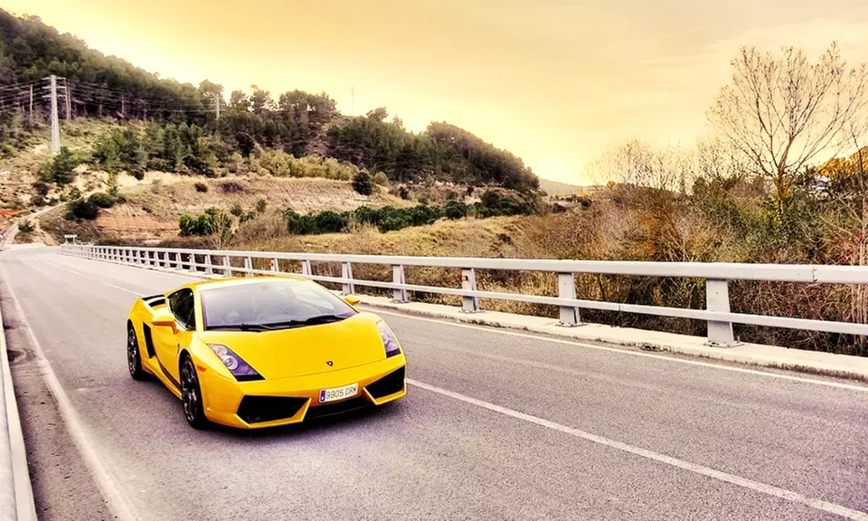 Ruta de conducción en un Ferrari y Porsche o Lamborghini y Corvette
