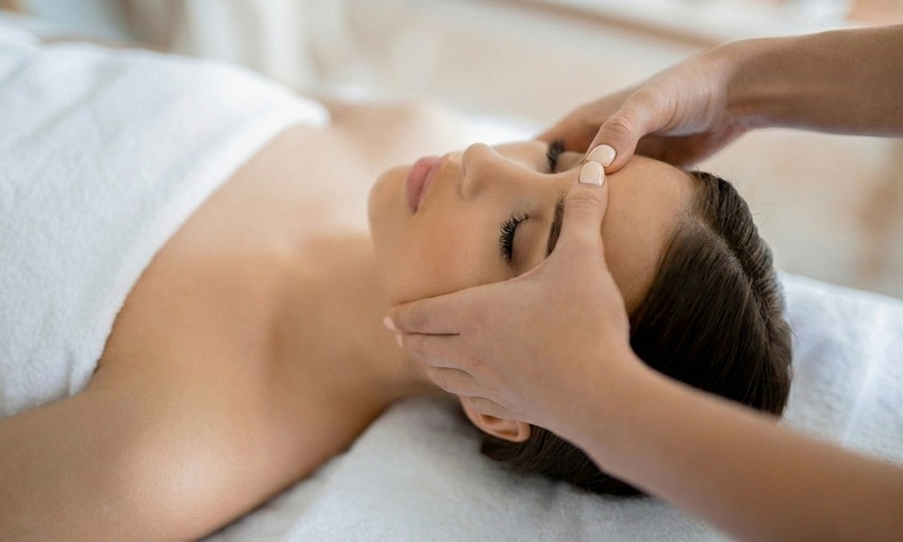 30-Min Relaxation Massage or 60-Min Deep Cleansing or Hydration Facial