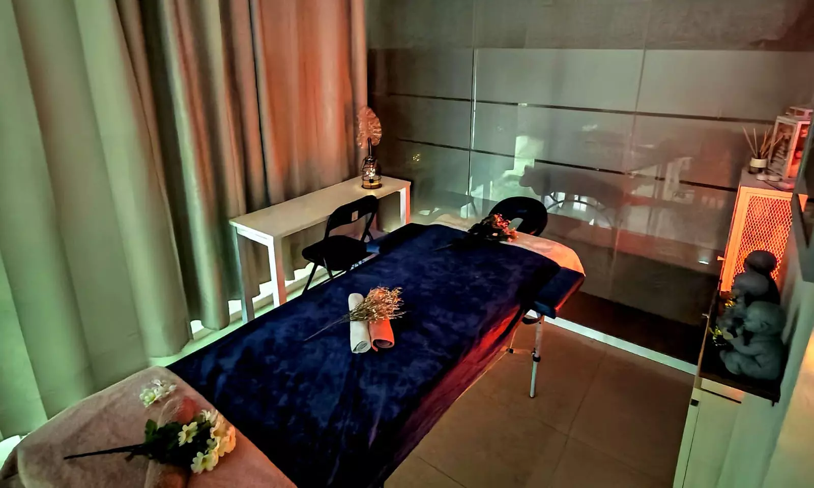 Rituales de masaje con aromaterapia, bombones y té en Crystal Spa